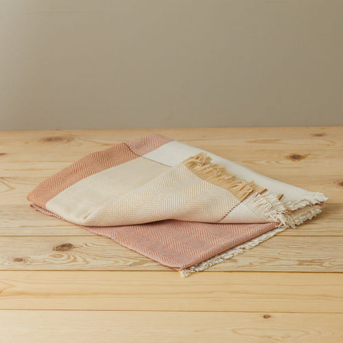 Miraflor Throw, Poppy